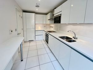 Kitchen- click for photo gallery